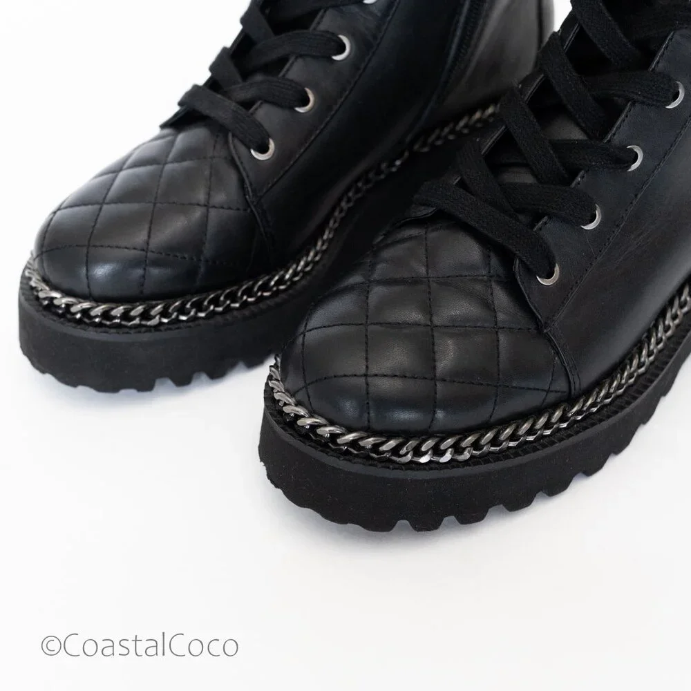 Vince Camuto Merindil Leather Combat Boots 8.5 Black Quilted Metal Chain Chunky - Picture 8 of 13